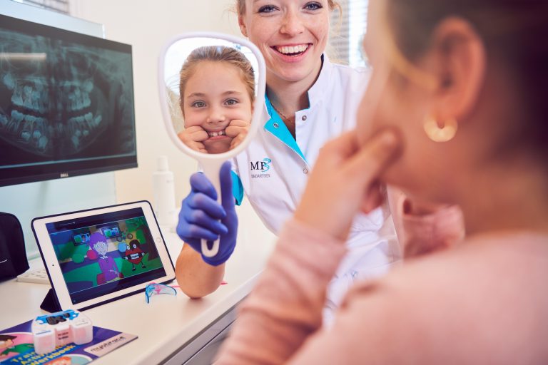 kindertandheelkunde, myofunctional research, Myobrace, Myofunctionele therapie, Mondademhaling, Slikgewoonte, Logopedie, Logopedist, MP3 Tandartsen, Mondtrainer, Scheve tanden, Orthodontie, Rechte tanden zonder beugel, Myofunctional, OMFT